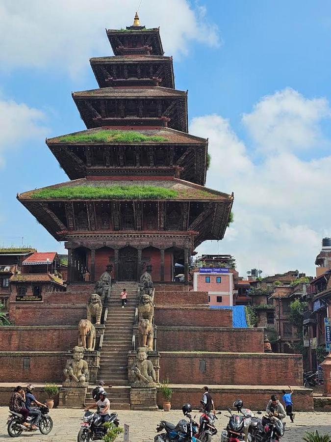 Annapurna Guest House And Rooftop Restaurant Бхактапур Экстерьер фото