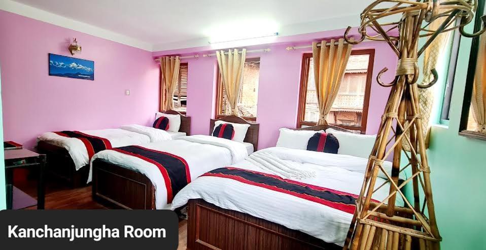 Annapurna Guest House And Rooftop Restaurant Бхактапур Экстерьер фото
