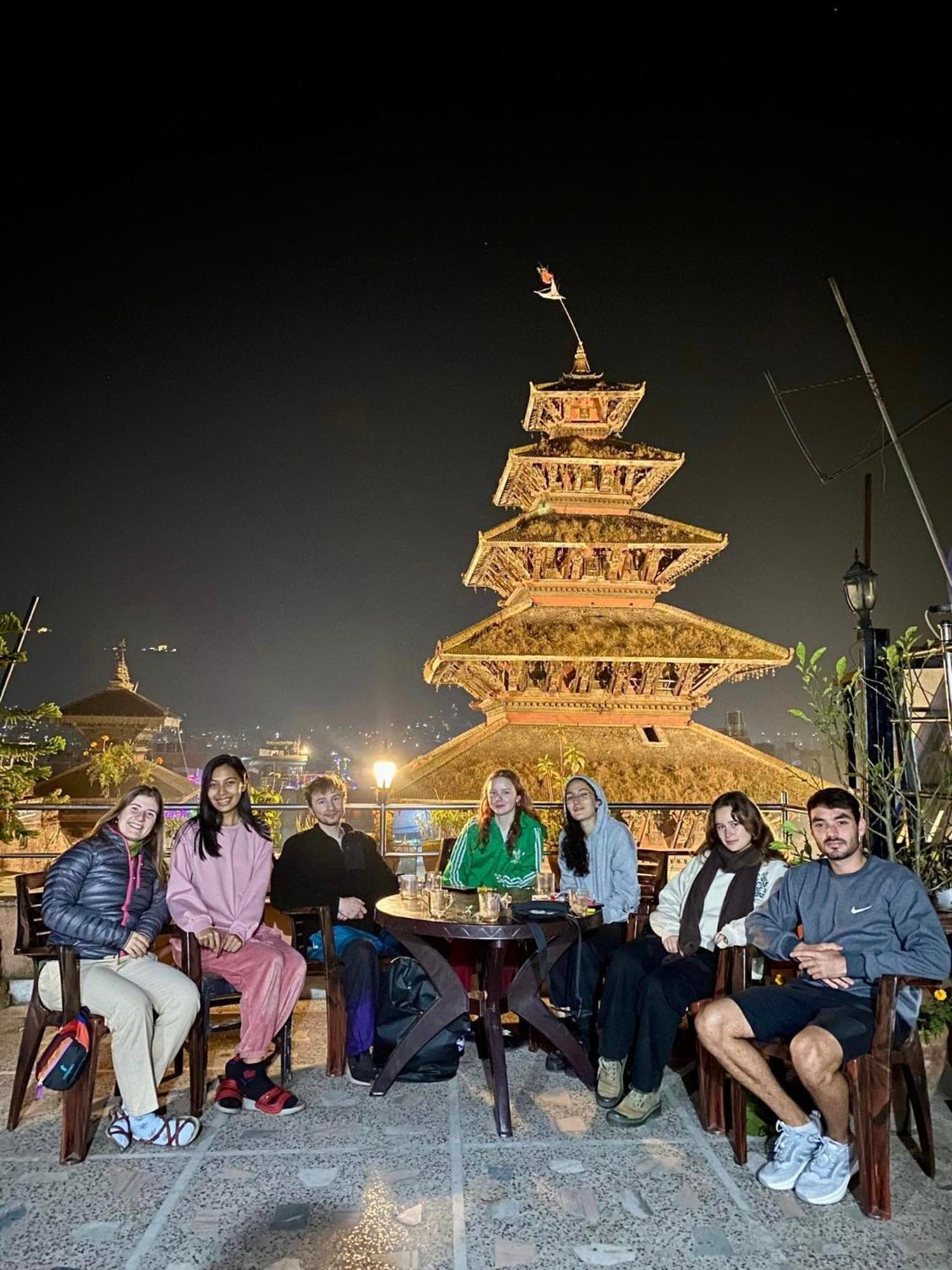 Annapurna Guest House And Rooftop Restaurant Бхактапур Экстерьер фото